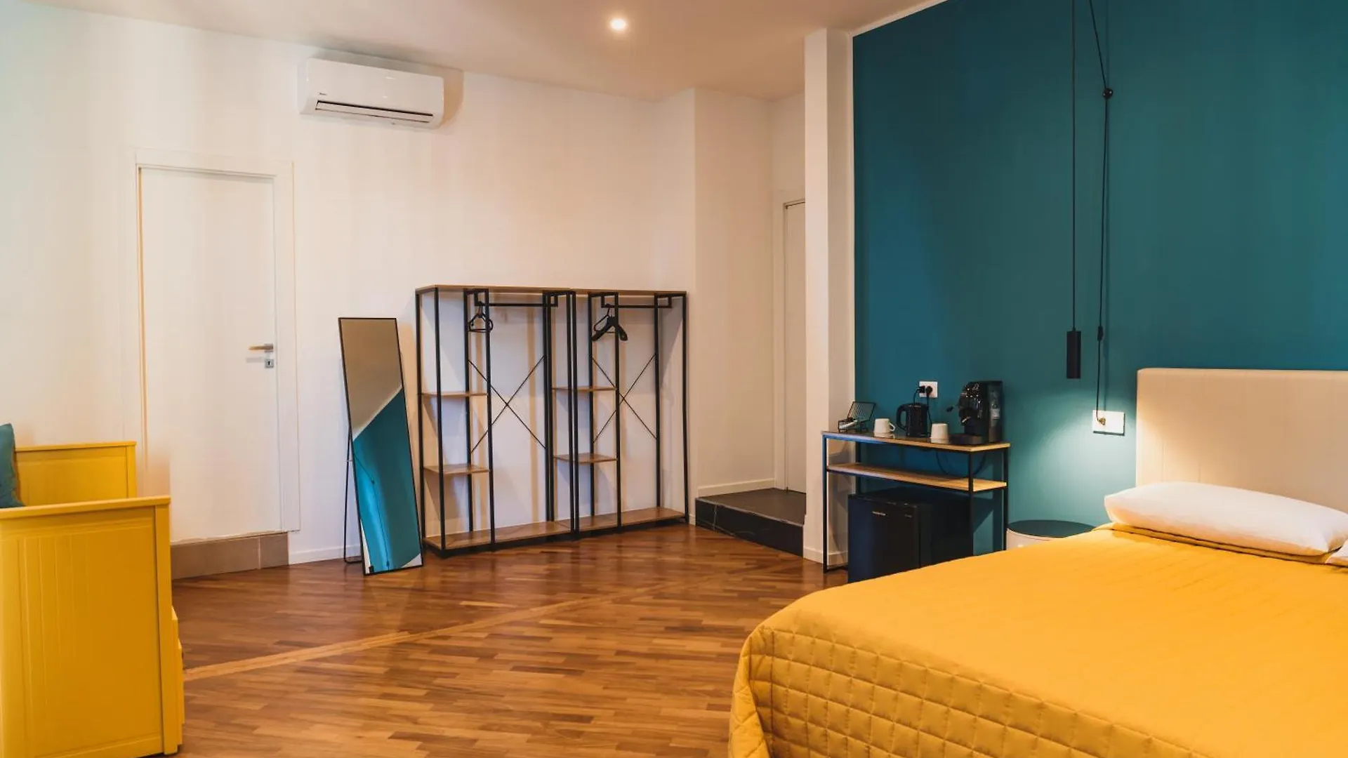 Attico33 Hotel Naples 0*,