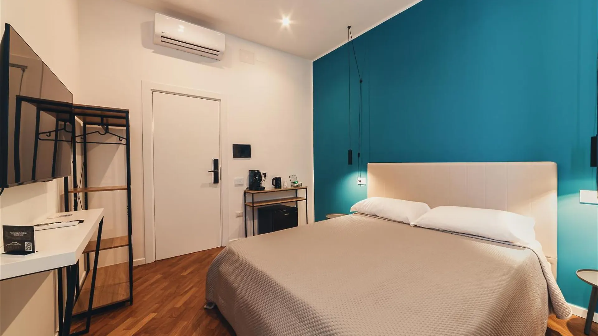 Attico33 Hotel Naples 0*,